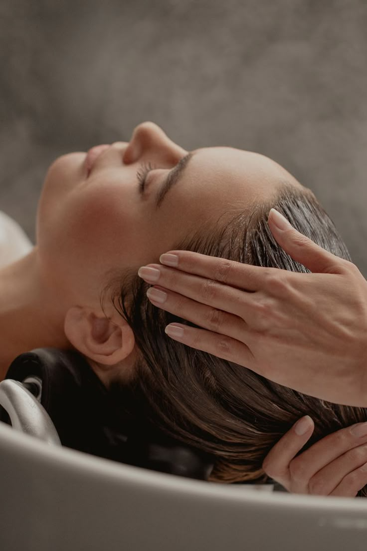 Nighttime Hair Care Routine: Wake Up with Gorgeous Hair!&nbsp;