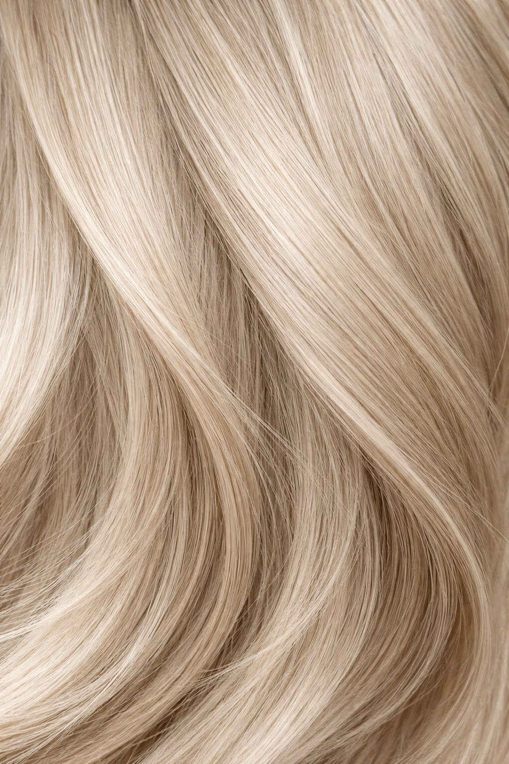 CLIP IN HAIR EXTENSIONS Beige Blonde, Straight, Natural Look, 100% Human Hair, Easy Clip In, Comfortable Fit, Versatile Styling, Long Lasting Quality. CLIHAIR31