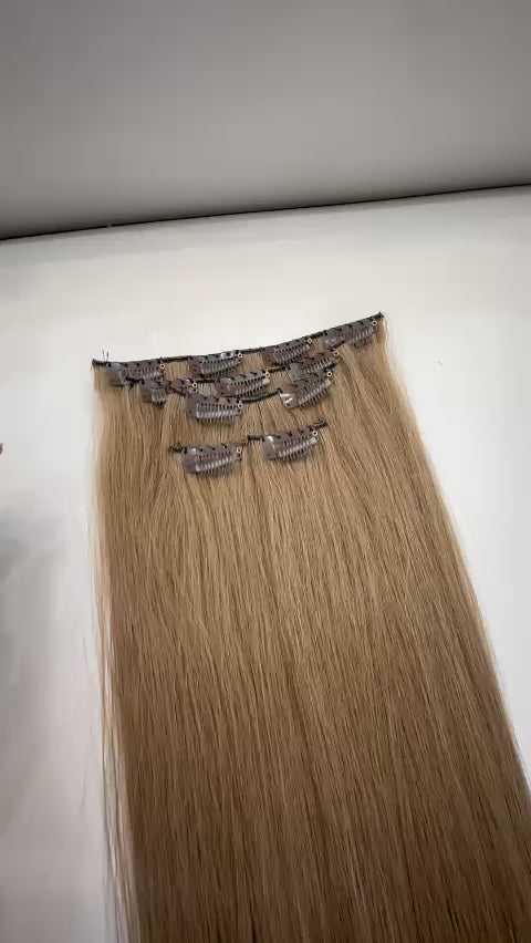 CLIP-IN HAIR EXTENSIONS, STRAIGHT AND NATURAL WITH HUMAN HAIR. CLIHAIR03