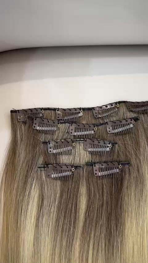 CLIP-IN HAIR EXTENSIONS, STRAIGHT AND NATURAL WITH HUMAN HAIR. CLIHAIR01