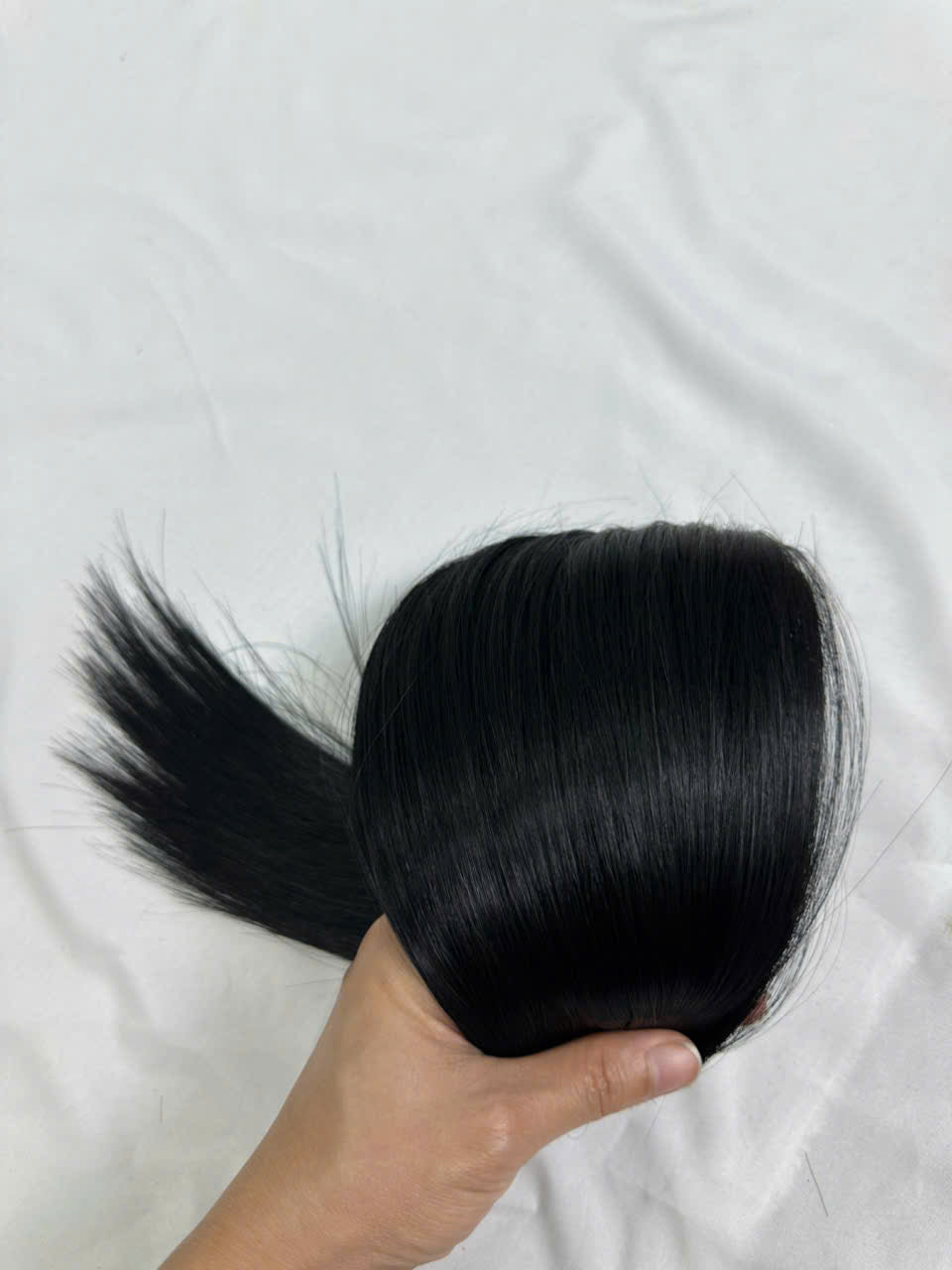 WEFT HAIR EXTENSIONS, SILKY STRAIGHT BLACK HAIR FOR FULL VOLUME. WHHAIR01