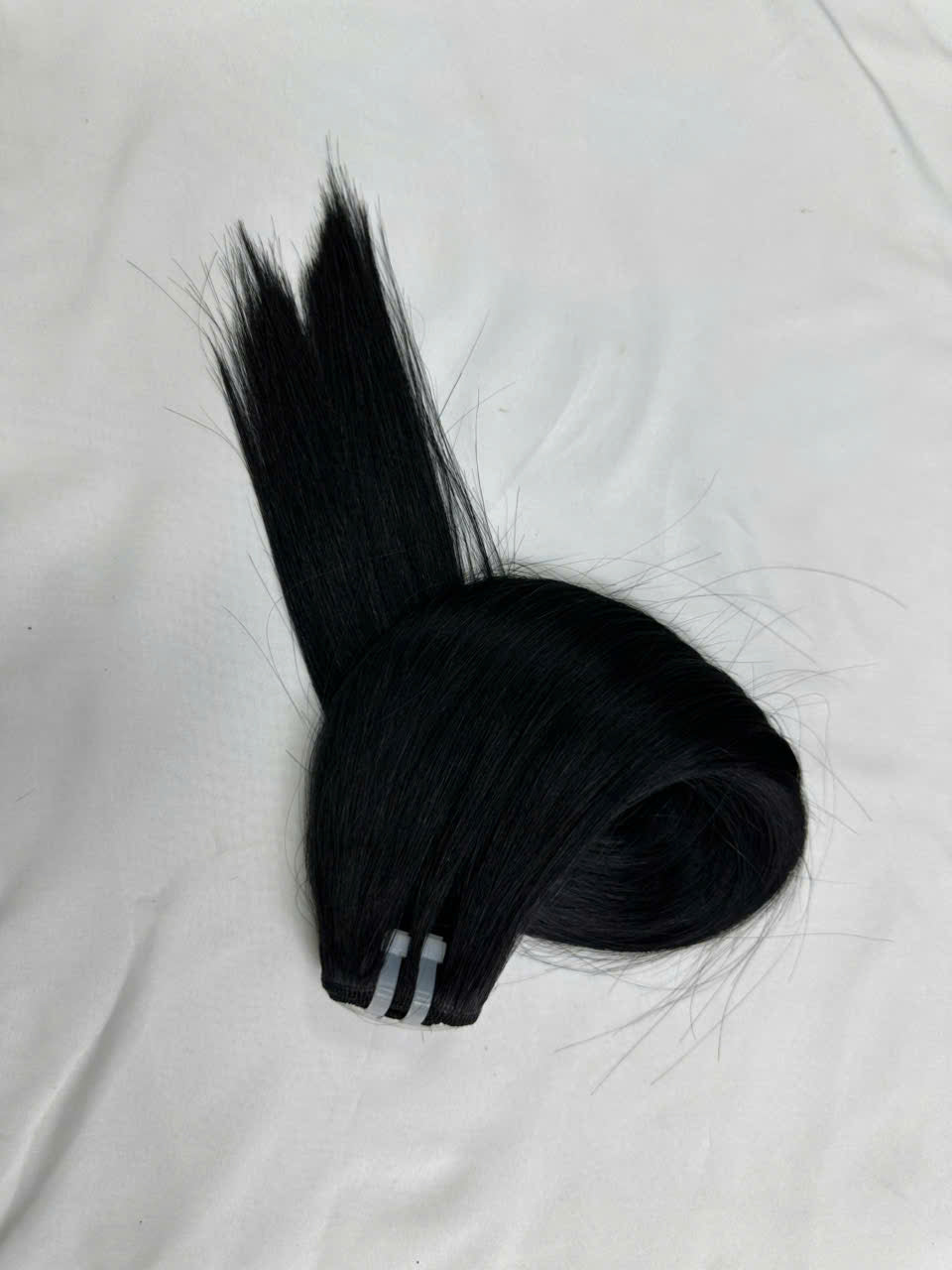 WEFT HAIR EXTENSIONS, SILKY STRAIGHT BLACK HAIR FOR FULL VOLUME. WHHAIR01