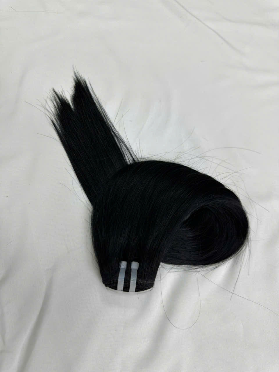 WEFT HAIR EXTENSIONS, SILKY STRAIGHT BLACK HAIR FOR FULL VOLUME. WHHAIR01