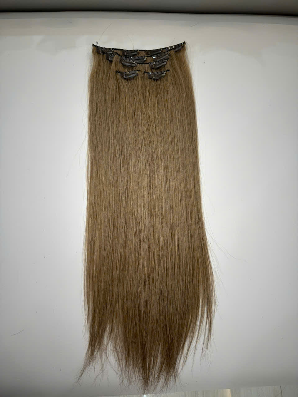 CLIP-IN HAIR EXTENSIONS, STRAIGHT AND NATURAL WITH HUMAN HAIR. CLIHAIR03