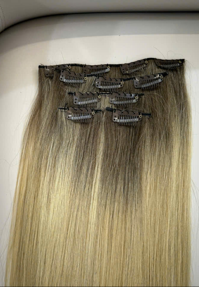 CLIP-IN HAIR EXTENSIONS, STRAIGHT AND NATURAL WITH HUMAN HAIR. CLIHAIR01