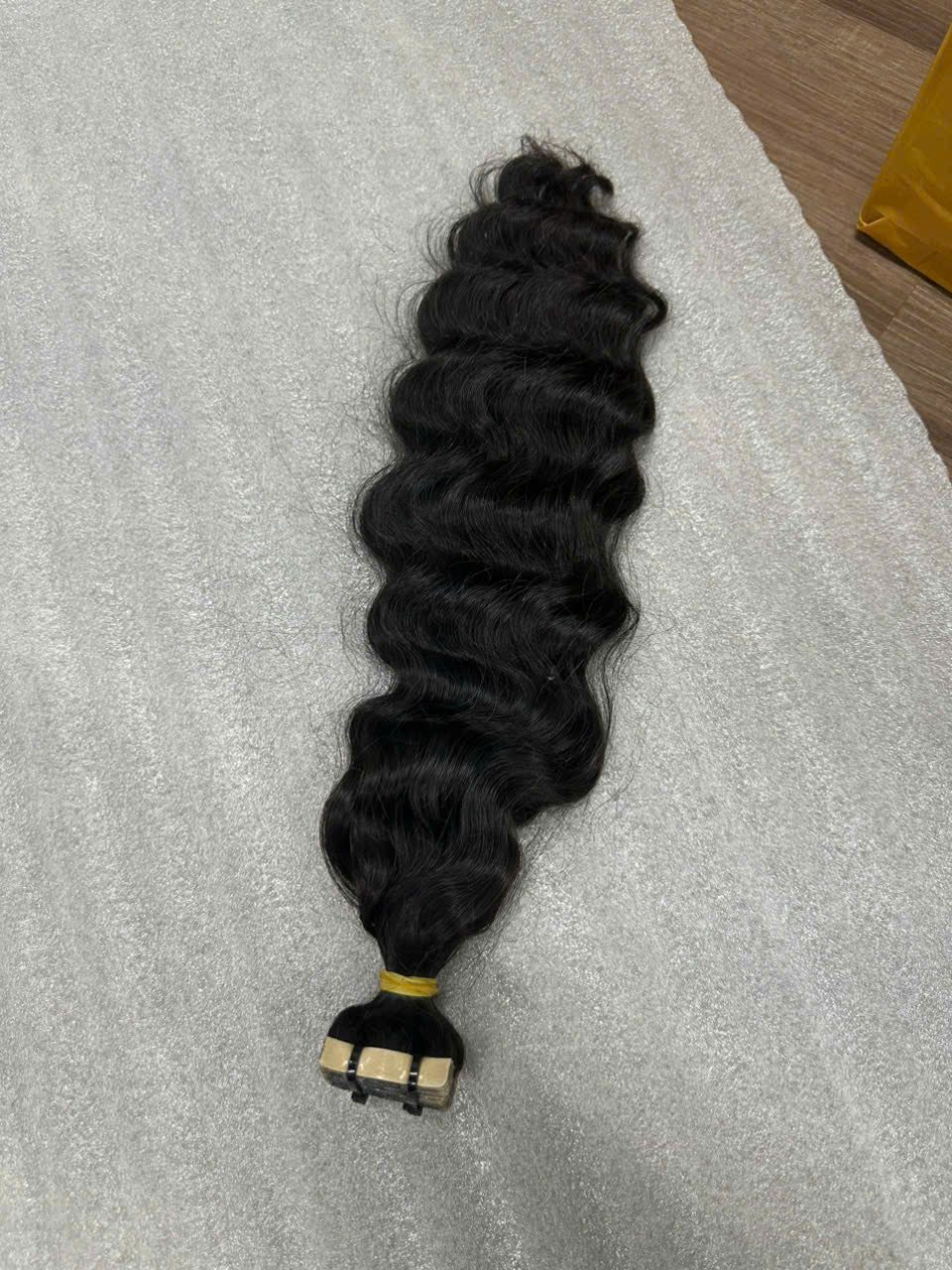WEFT HAIR EXTENSIONS, PREMIUM HAIR WITH VOLUMINOUS WAVES. WHHAIR02